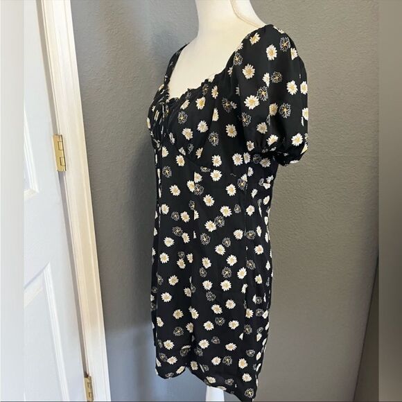 BP Ditsy Floral Tie Front Minidress - Picture 9 of 16